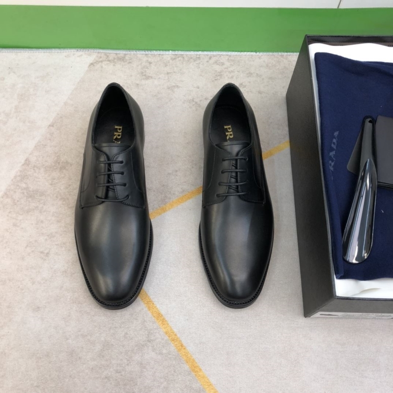 Pra*a leather shoes